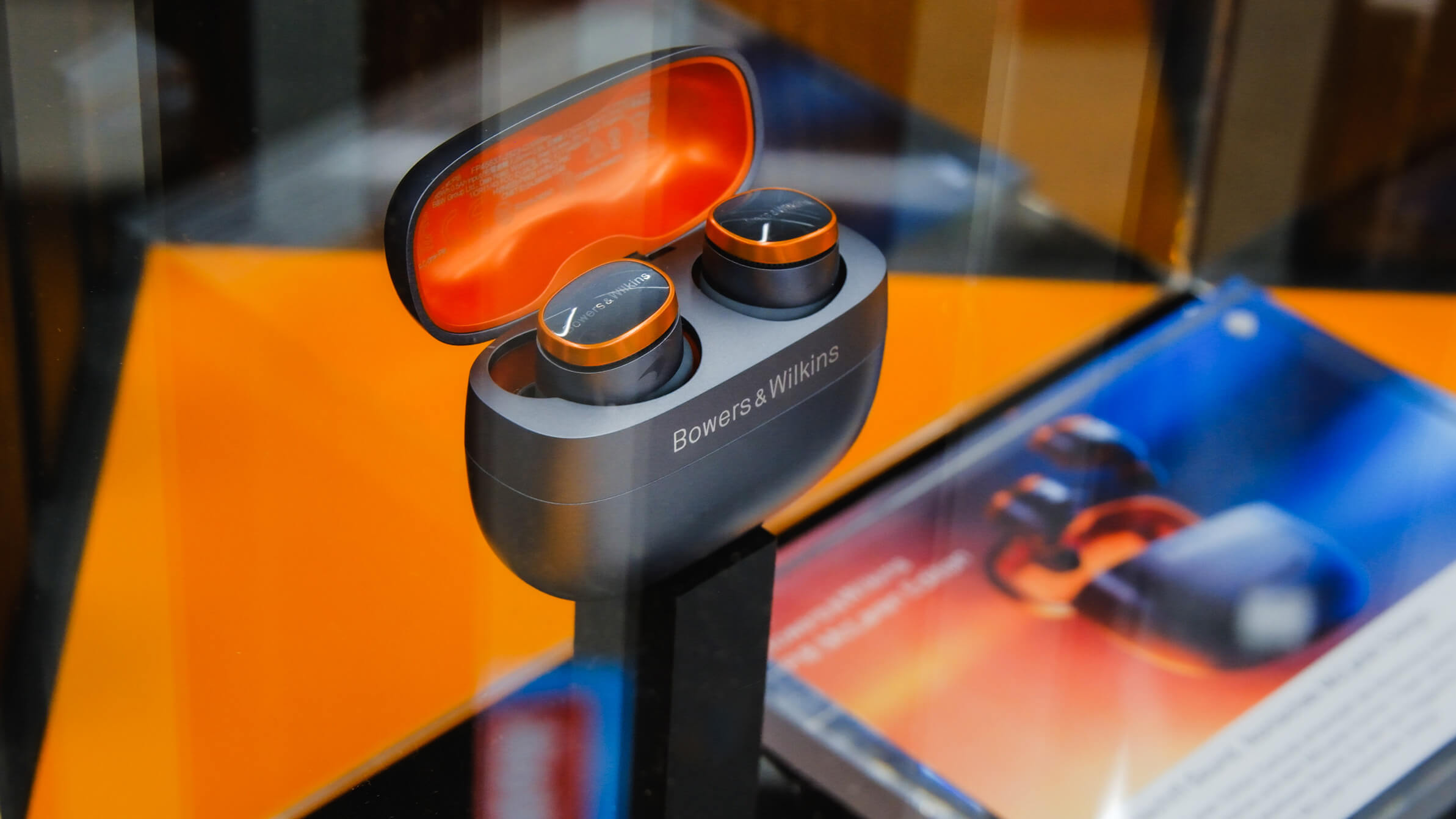 Bowers & Wilkins x McLaren